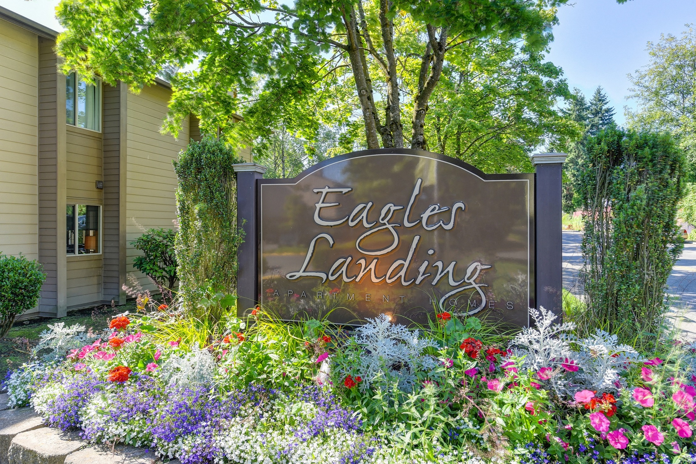 Eagle Gallery: Eagles Apartments Seattle